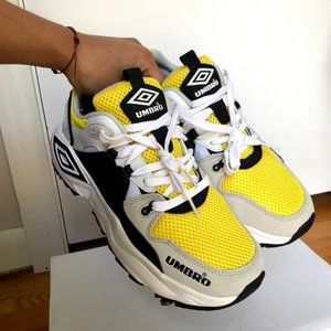 Umbro Colorblock Sneakers (Size 9, New)